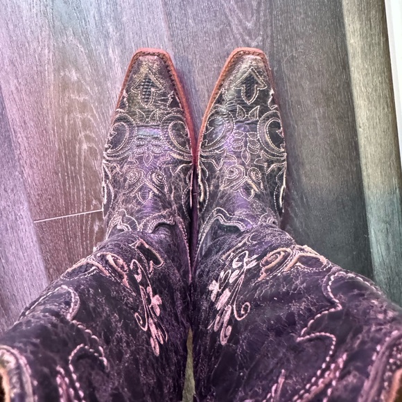 Corral Embroidered Black Western Boots - Picture 5 of 7